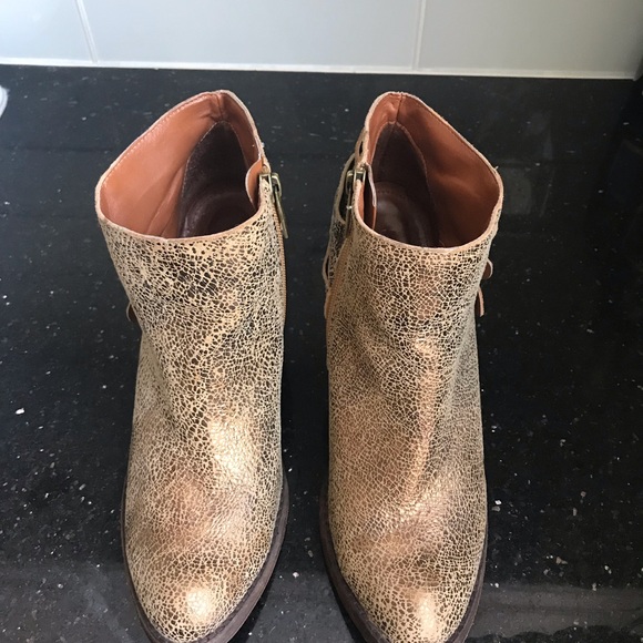 Seychelles Gold Booties - Picture 3 of 6